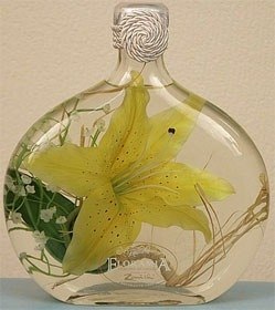 Декоративная бутылочка с цветами