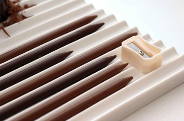 Шоколадные карандаши помогут дополнить ваш десерт мелкой стружкой