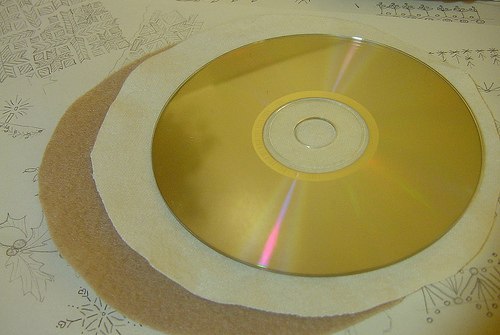 Игольницы из CD дисков