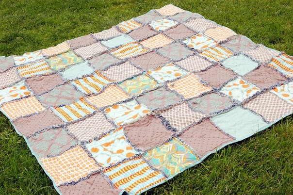 Джинсово - лоскутное одеяло для пикника