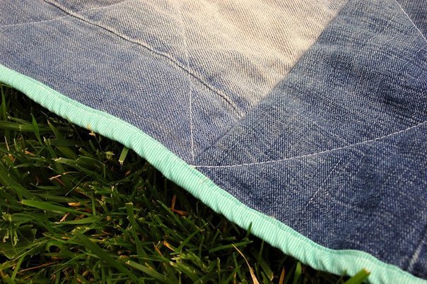 Джинсово - лоскутное одеяло для пикника