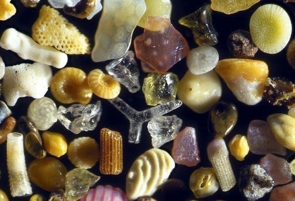 Песок под микроскопом с 250- кратным увеличением