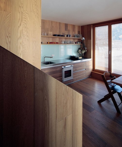 Alpine Hut — дом для семейного отдыха в Альпах.Размеры: 6 на 11 м.