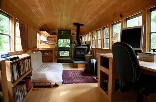 Вот так можно переделать старый школьный автобус в очень уютный дом на колесах