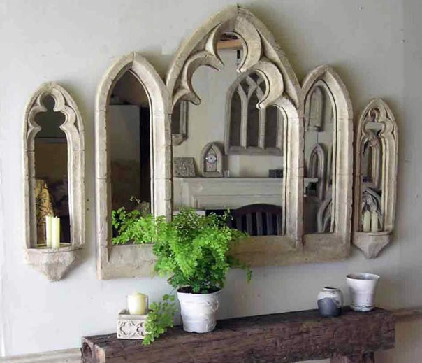 зеркало в готическом стиле