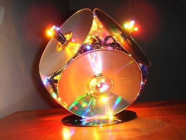 Необычный светильник (гирлянда+диски)