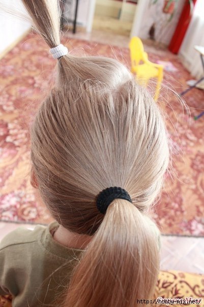 Красивая прическа из длинных волос. Плетение косы вокруг хвоста