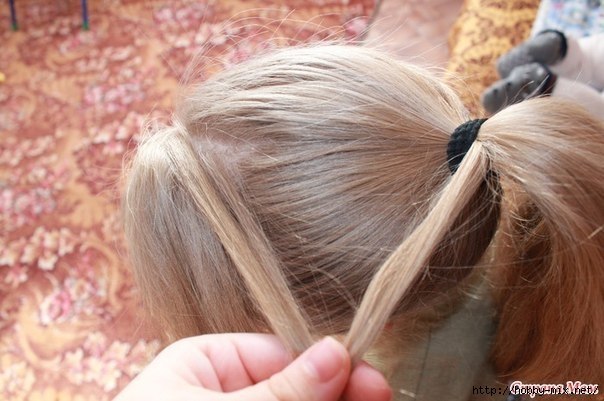Красивая прическа из длинных волос. Плетение косы вокруг хвоста