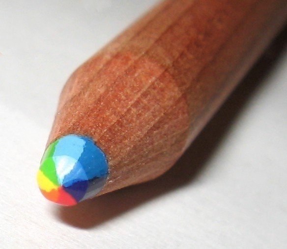 Радужный карандаш